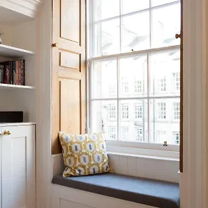 royal-mile-old-town-apartment.edinburghhotelsuk.org/